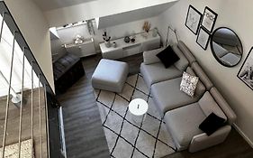 Moderne Galeriewohnung mit Balkon und Stellplatz am Wenigemarkt
